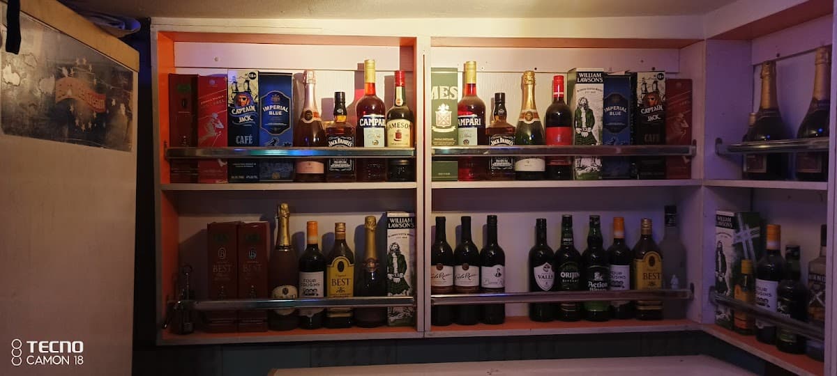 DA-IWAS BAR AND LOUNGE