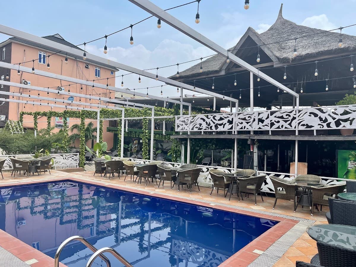 Lakers hotel,Vantage Garden,Club lakers & City chicken &Grills