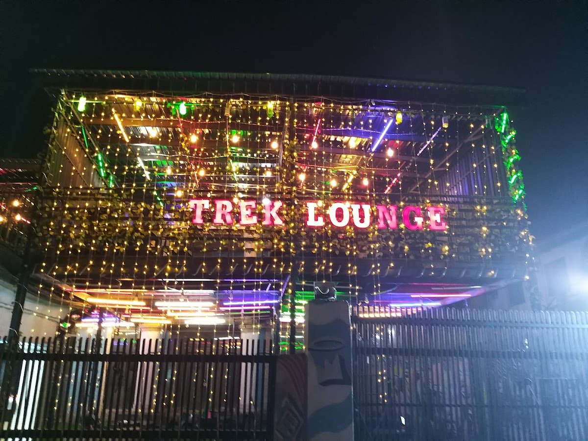 TREK LOUNGE & BAR