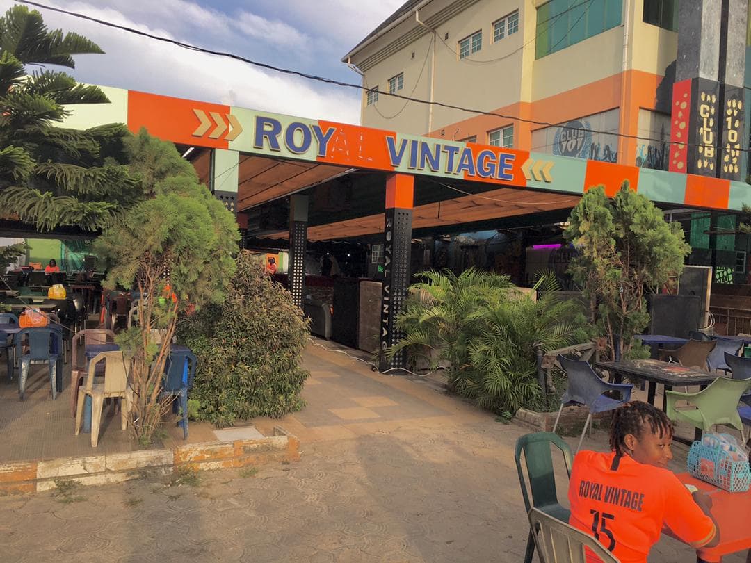 Royal Vintage Rendezvous