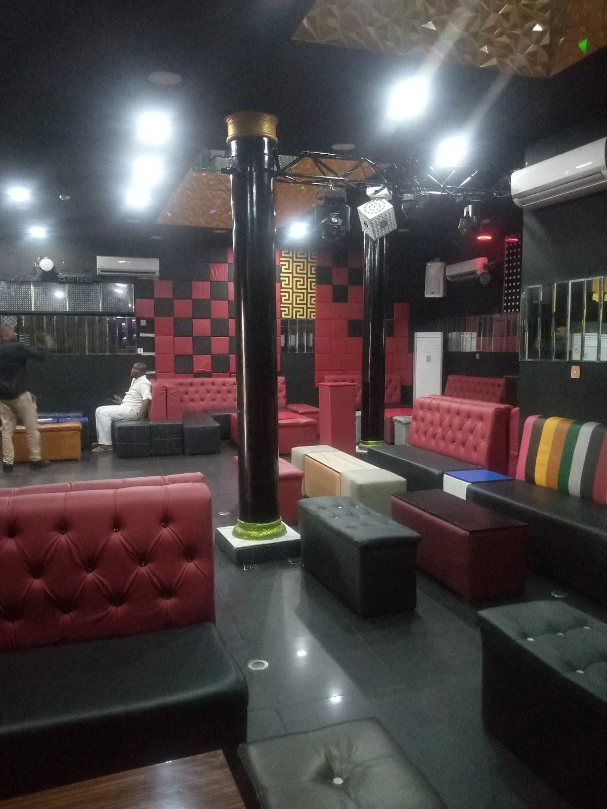 CLUB 28@ALFREDO LOUNGE & BAR