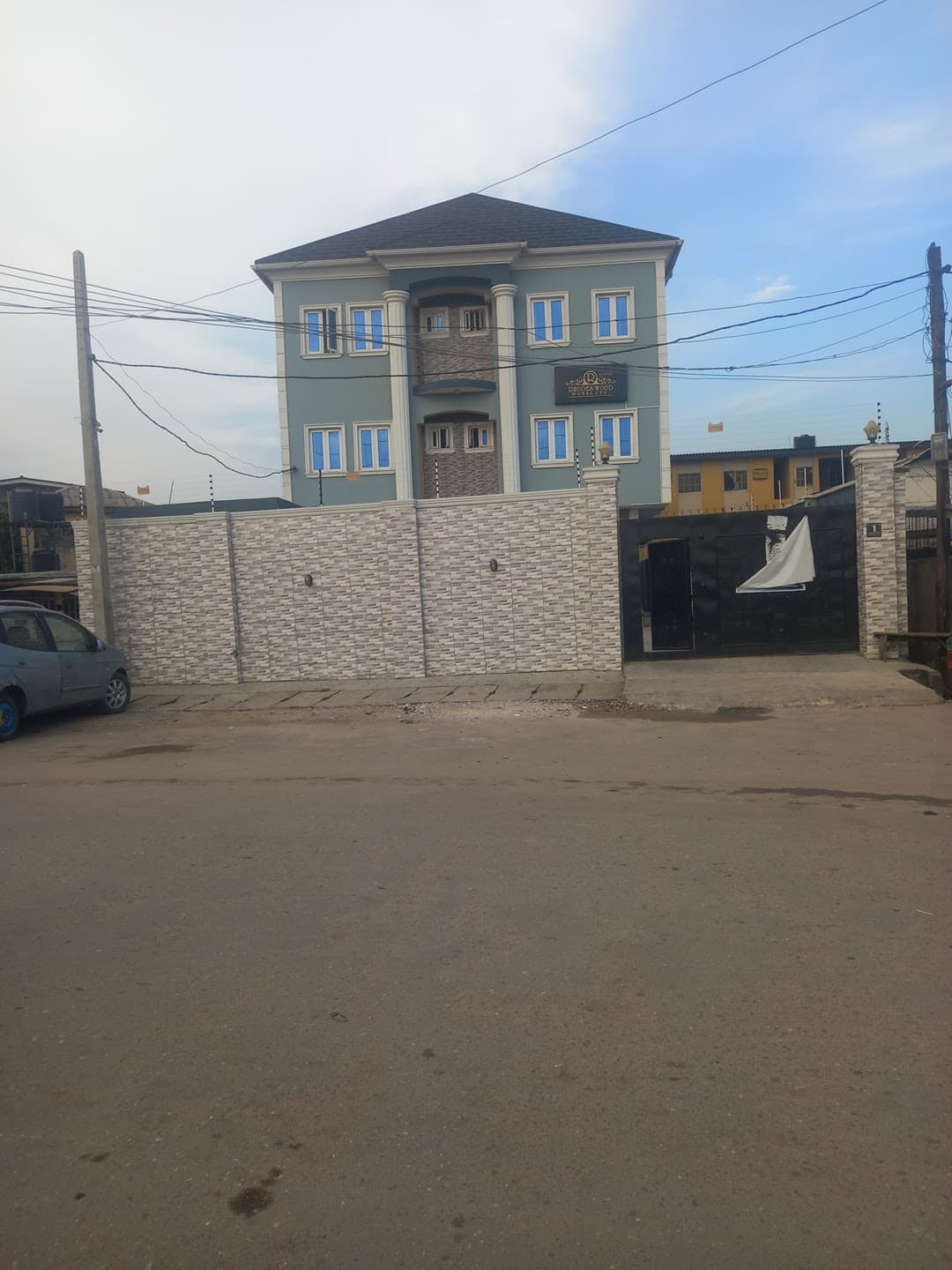 Rhodes Wood Motel | Best Hotel in Agege