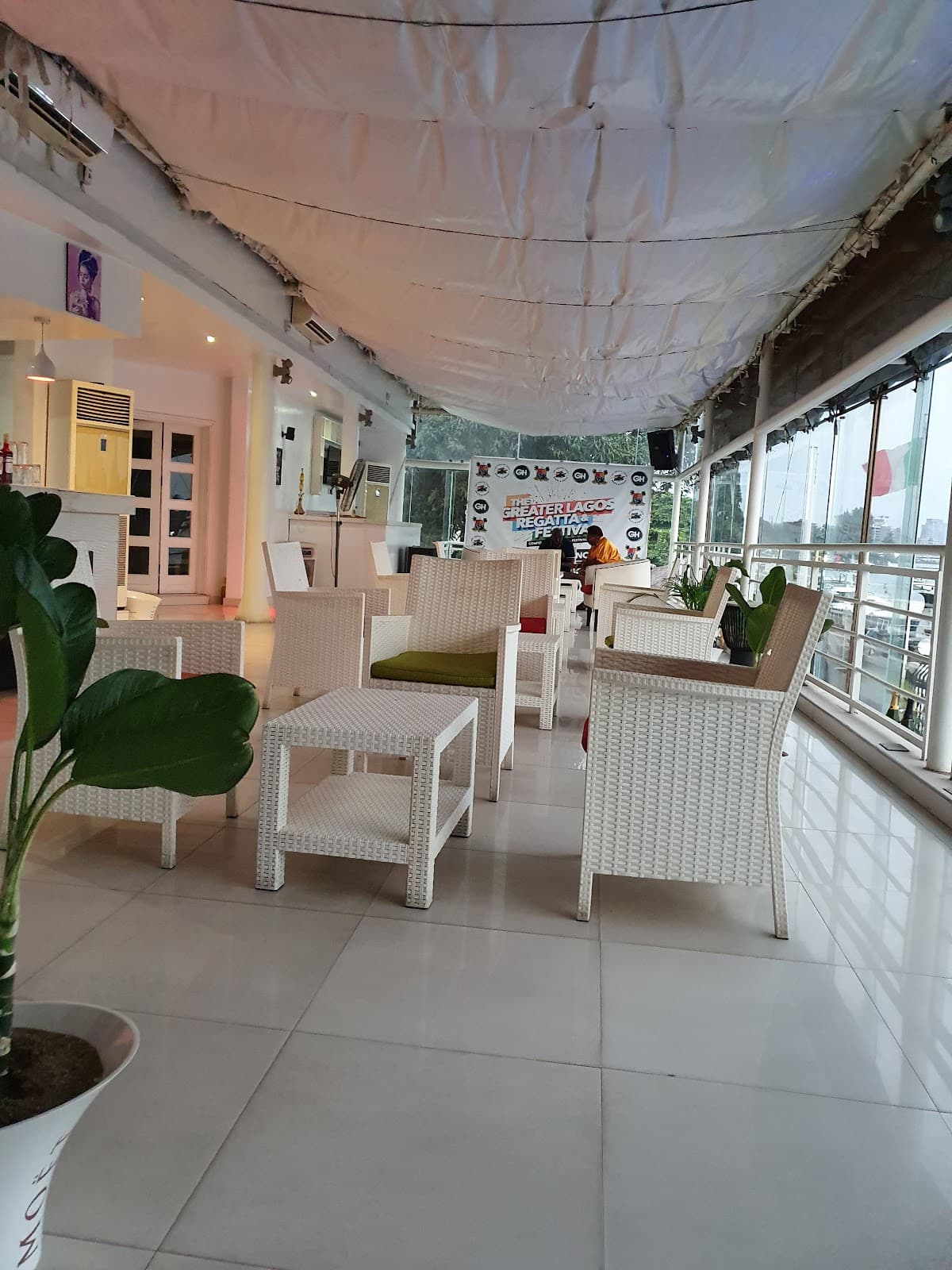 The Creekside Lounge & Bar