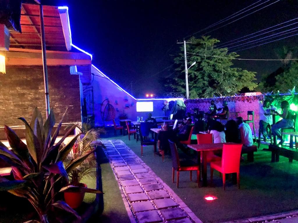 Alehouse lounge and sport bar