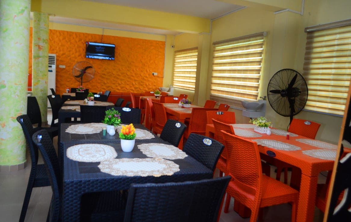 Ray-yan Restaurant and Lounge