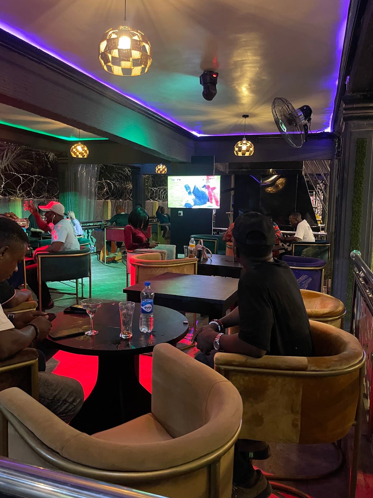 Vertops Aqua Bar and louge