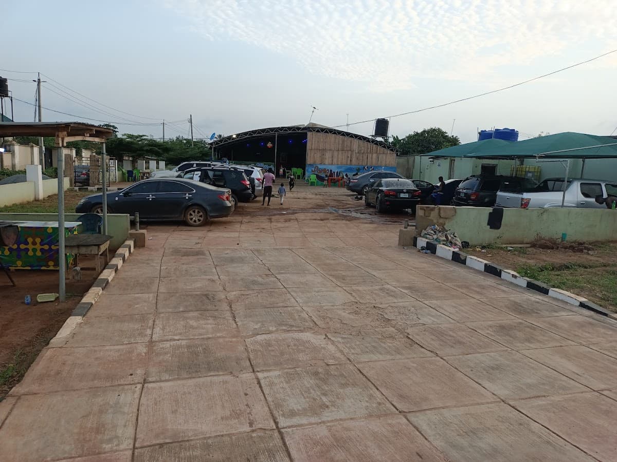 King's B Lounge & Club