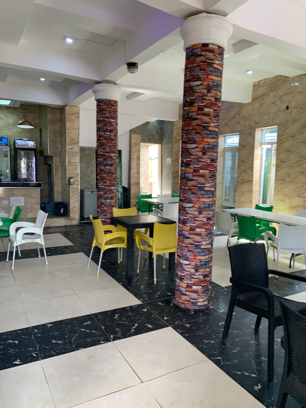 The Stream Bar and Restaurant