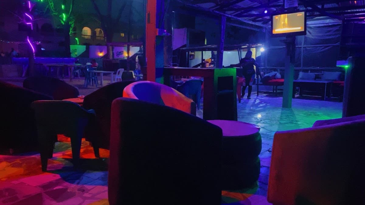 HANGOVER LOUNGE & BAR