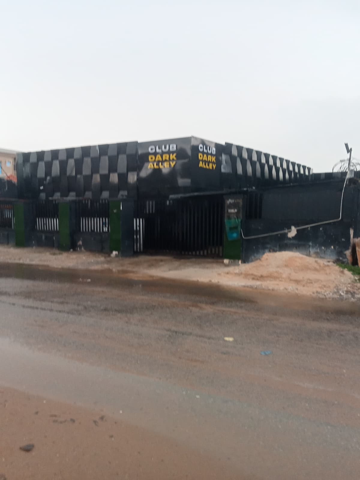 CLUB DARK ALLEY