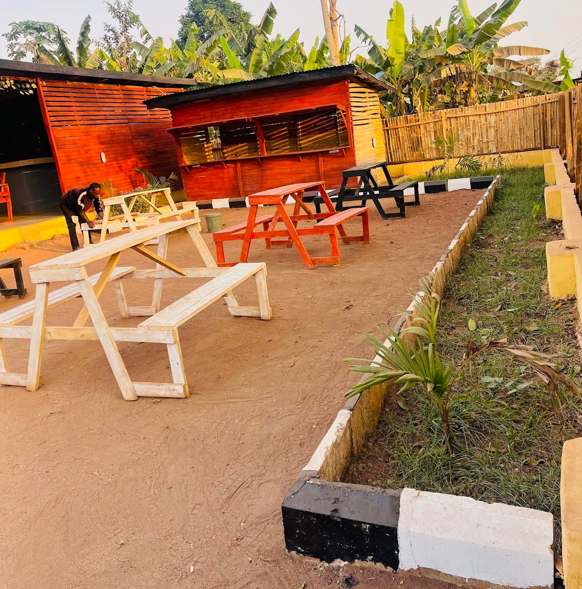 TEEs Lounge and Restaurant